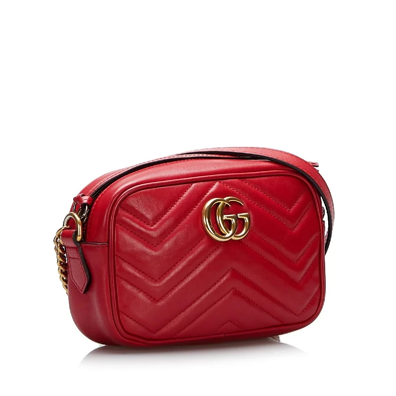 Women Gucci bags with interlocking G hardware for a classic lookGucci GG Marmont Crossbody Bag (SHG-CFR45W)