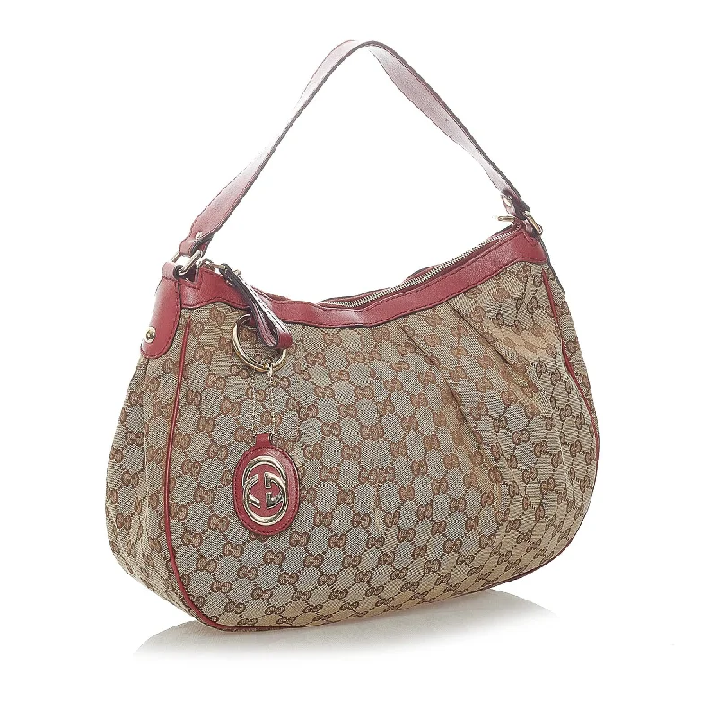 Ladies Gucci shoulder bags with a single - handle designGucci GG Canvas Sukey Shoulder Bag (SHG-dw2gfY)