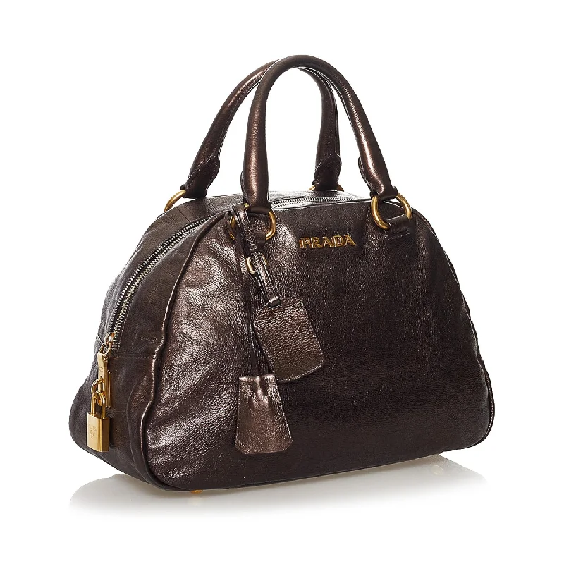 Prada tote bags with a spacious interior and a magnetic - snap closurePrada Vitello Daino Handbag 32952