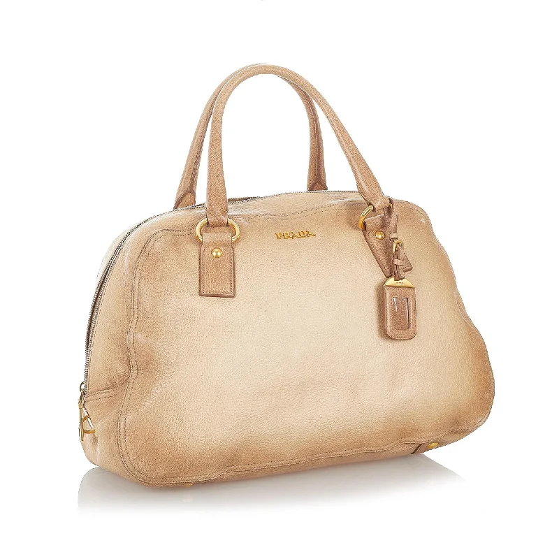 Prada Galleria bags with a structured silhouette for a professional lookPrada Vitello Daino Handbag 26819