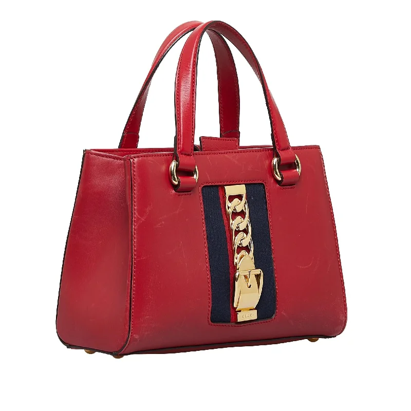 Women Gucci tote bags in GG Supreme canvas for a branded feelGucci Sylvie Satchel (SHG-Bv5h3B)