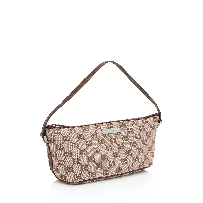 Gucci tote bags for women with a printed Gucci logoGucci GG Canvas Classic Pochette (yWvmJf)