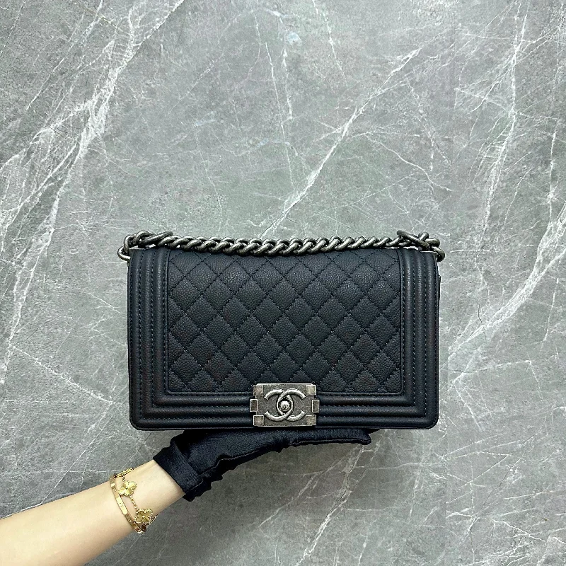 Chanel Quilted Leather Shoulder Bag for FashionistasBoy Caviar Old Medium Suede Calfskin Black SHW No 18