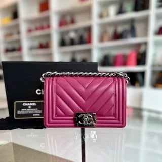 Chanel All - Match Handbag for Versatile StylingBoy Small Calfskin Chevron Pink SHW No 26