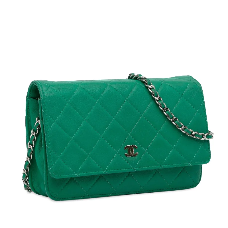 Chanel Vintage Inspired Handbag for Retro LoversChanel Classic Lambskin Wallet on Chain (KwjkVE)