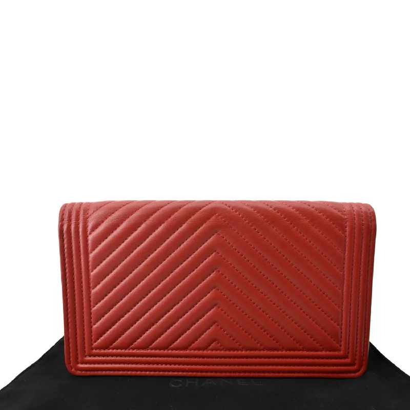 Chanel Vintage Inspired Handbag for Retro LoversCHANEL Women Long Flap Chevron Leather Wallet Red