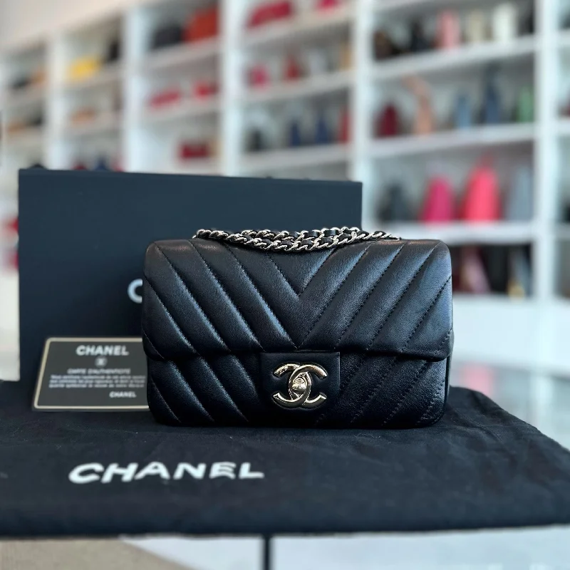 Chanel Lightweight Handbag for Daily Errands*Like New* Mini Rectangular 20CM Chevron Lambskin Black LGHW