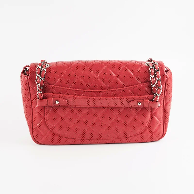 Chanel Classic Flap Bag for Evening PartyChanel Seasonal Flap Red