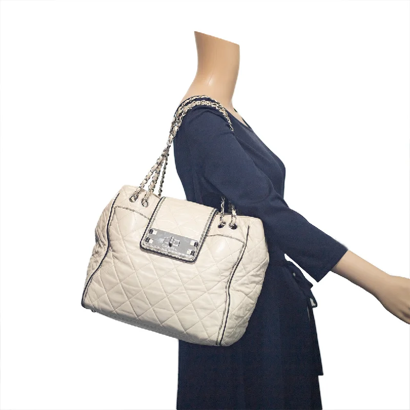 Chanel New Arrival Handbag with Gold HardwareChanel Quilted Calfskin Shoulder Bag Cream