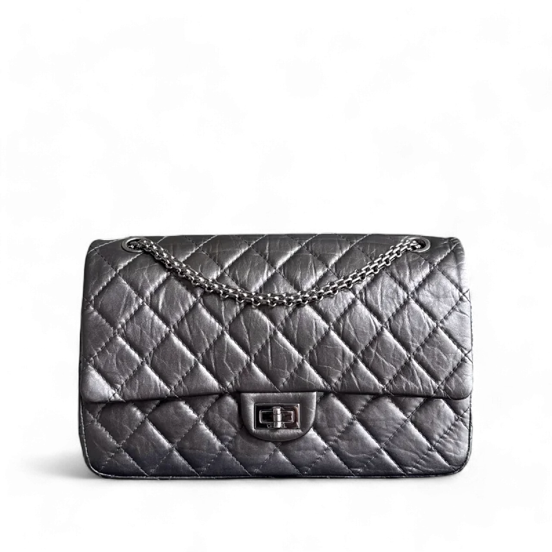 Chanel Classic Flap Bag for Evening PartyChanel 2.55 Reissue 226 - Quilted Calfskin Noir Metal Silver Hardware Series 15