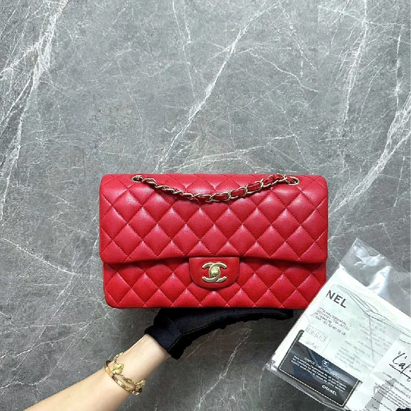 Chanel Chain Strap Handbag for Everyday Use*Like New Full Set* Medium Lambskin Red GHW No 18