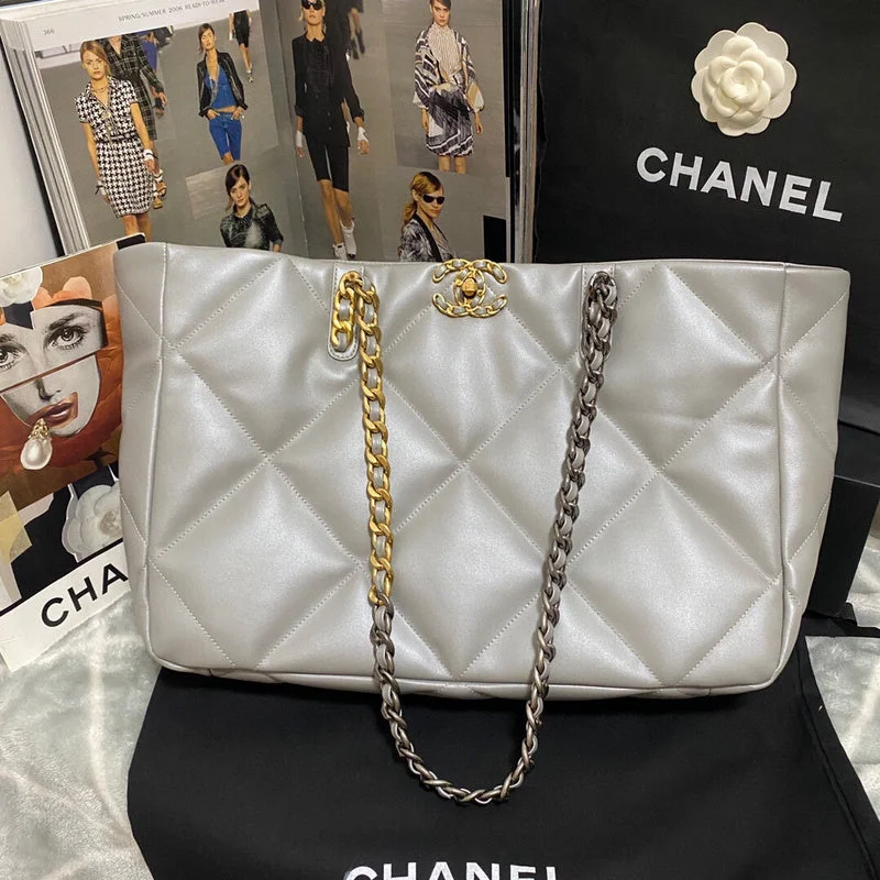 Chanel Handbag with Adjustable Strap for ComfortWF - Chanel Bags - 2780